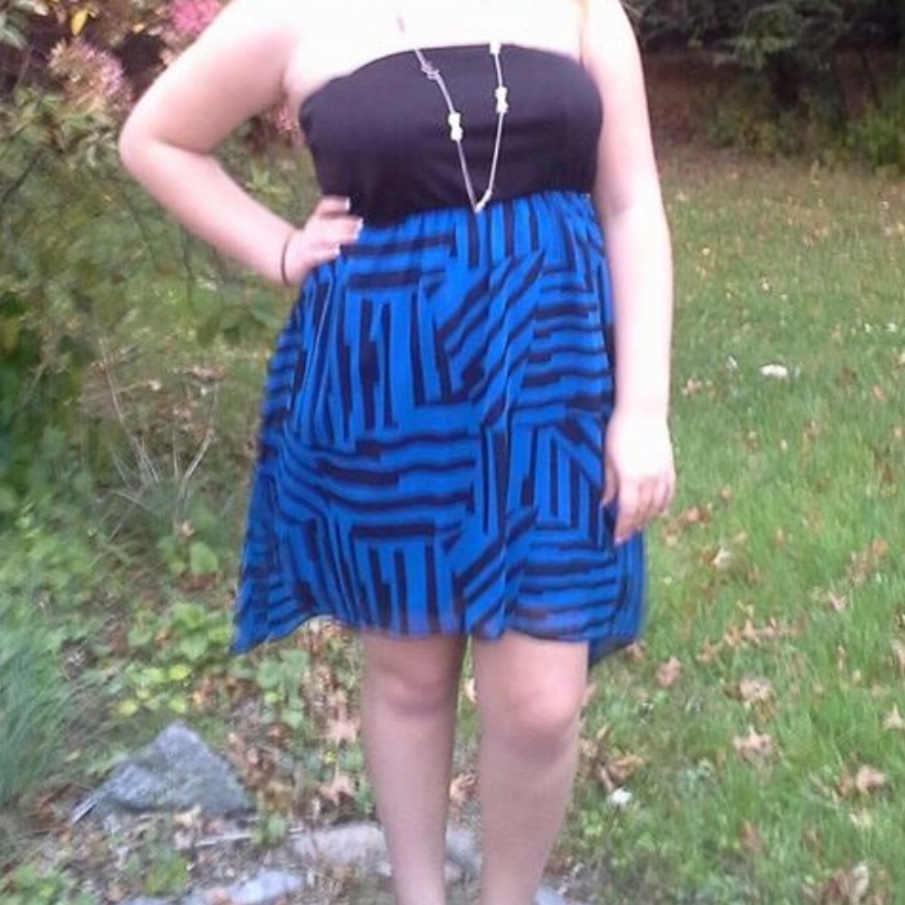 Dress - Picture 4 of 4